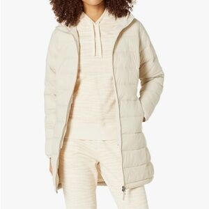 Amazon Essentials Women's Cream Puffer Coat with Hood